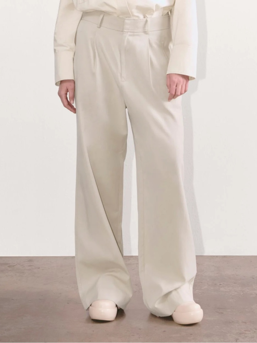 Everlane THE DRAPER PLEATED PANT IN BUTTERSMOOTH- Sandstone